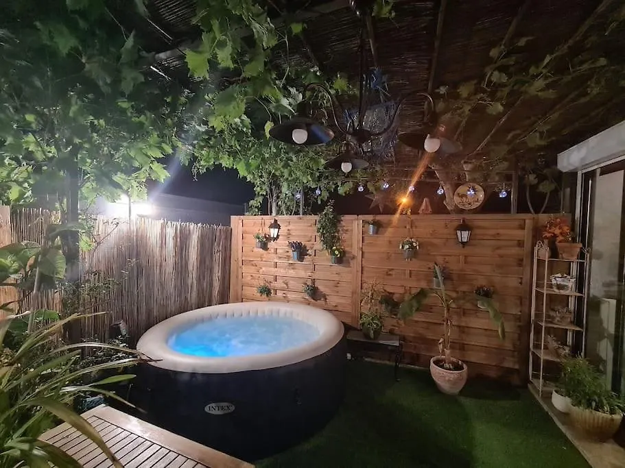 Appartement Dépendance de 30m² dans maison avec entrée privée à Six-Fours-les-Plages