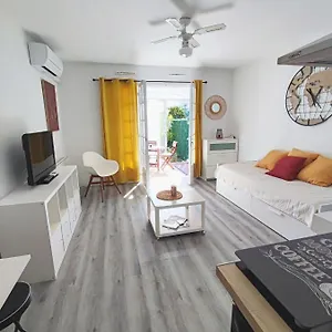 Appartement Spacieux Studio Avec Jardin, Six-Fours-les-Plages
